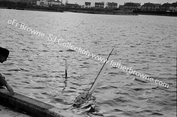 MODEL YACHT RACING ON THE LOUGH